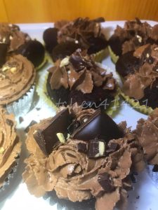 vegan candy cupcakes b